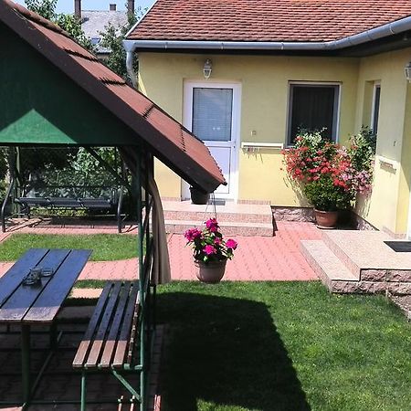 Apartman Kaszas Garden Mosonmagyarovar Exterior photo